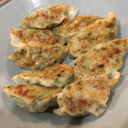 餃子にゴボウは初めてでした！風味と食感がすごく良かったです！定番の味とは違ってまた作りたくなる味でした。レシピありがとうございます！